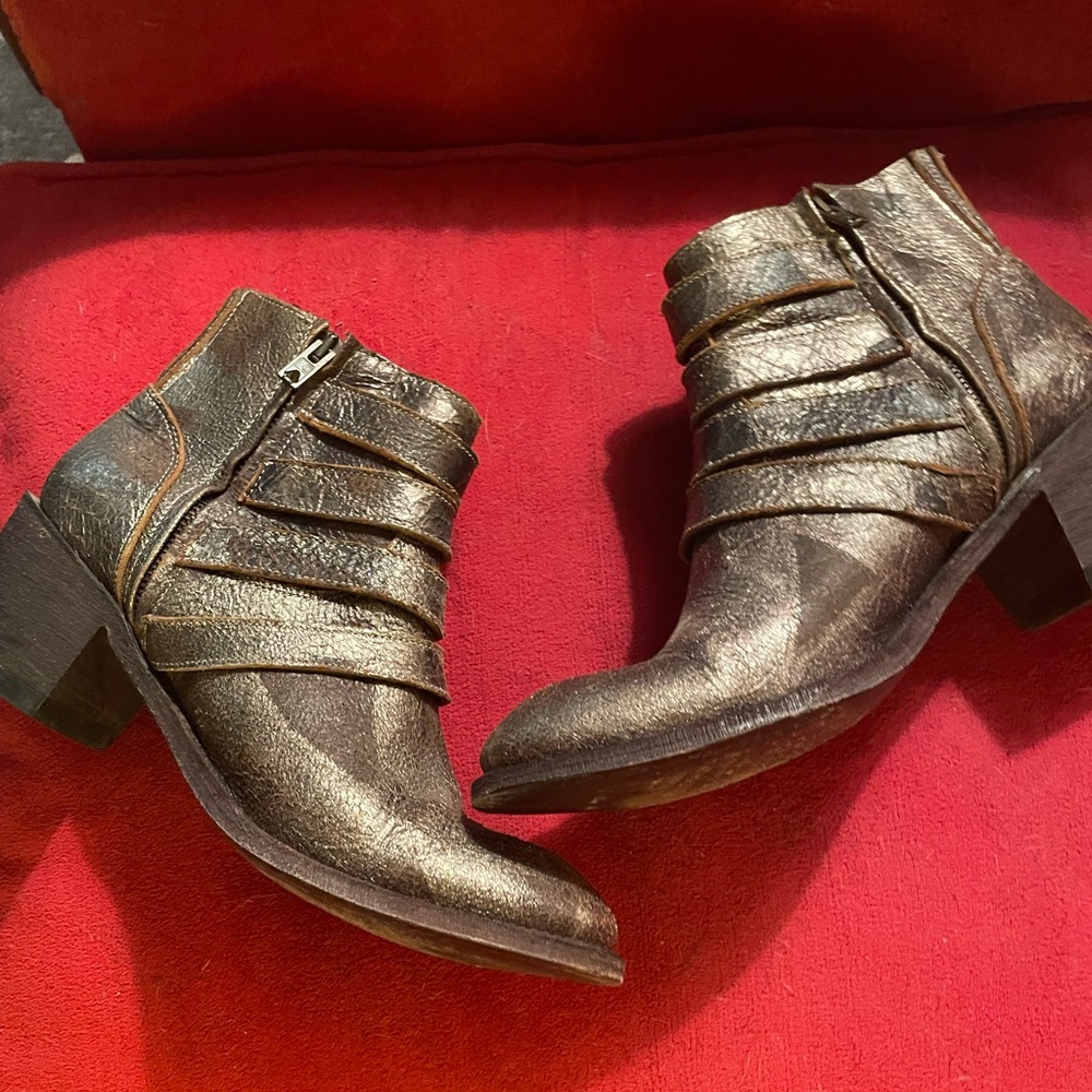 FIVE WORLDS by CORDANI SANCHO Western Buckle Ankle BOOT Brushed Bronze 9